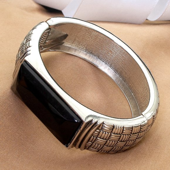 Stylish Bangle Bracelet, Vintage Unisex Metal Bracelet with Black Stone - Picture 2 of 7